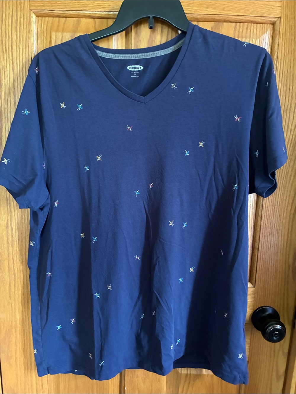 Old Navy V-Neck Short Sleeve Tee with surfers